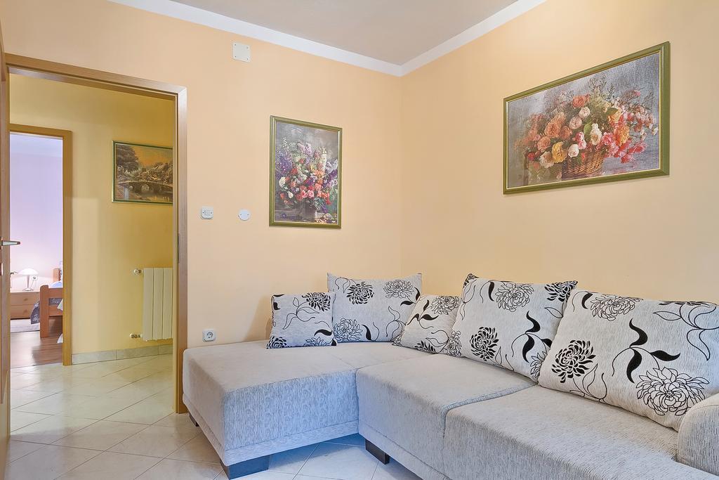 Apartments Valoda Nedeščina エクステリア 写真