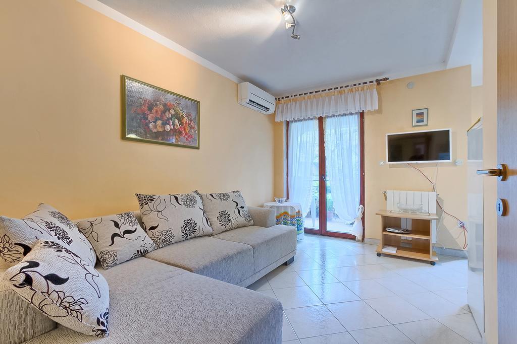 Apartments Valoda Nedeščina エクステリア 写真