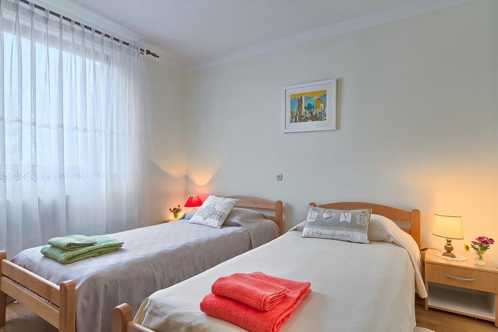 Apartments Valoda Nedeščina エクステリア 写真