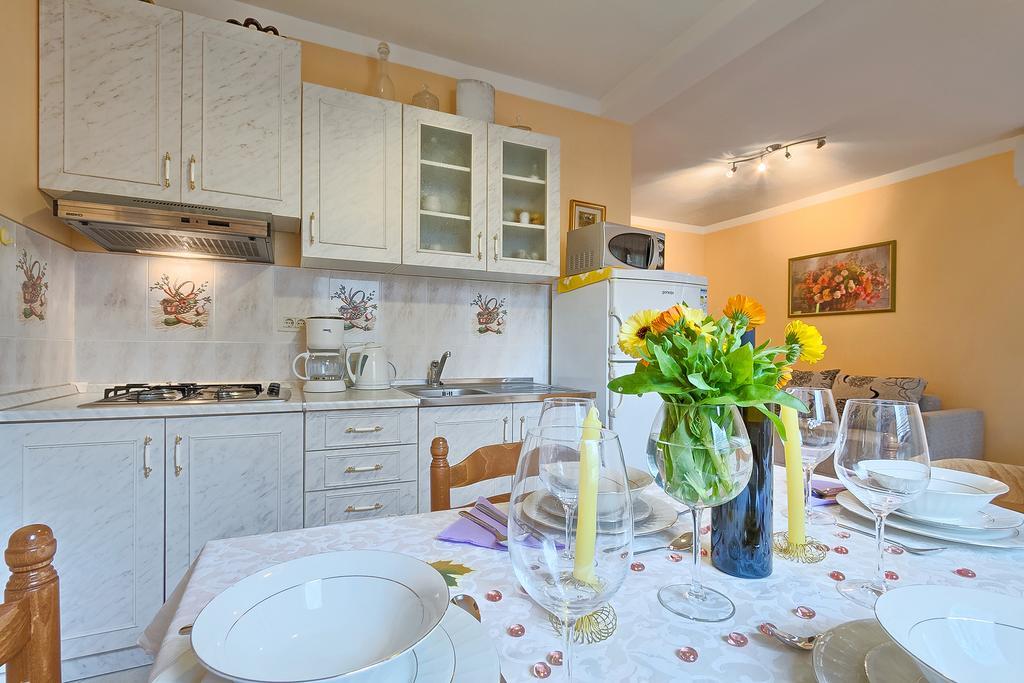 Apartments Valoda Nedeščina エクステリア 写真