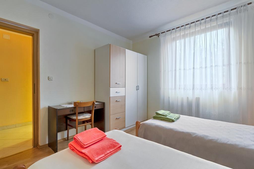 Apartments Valoda Nedeščina エクステリア 写真