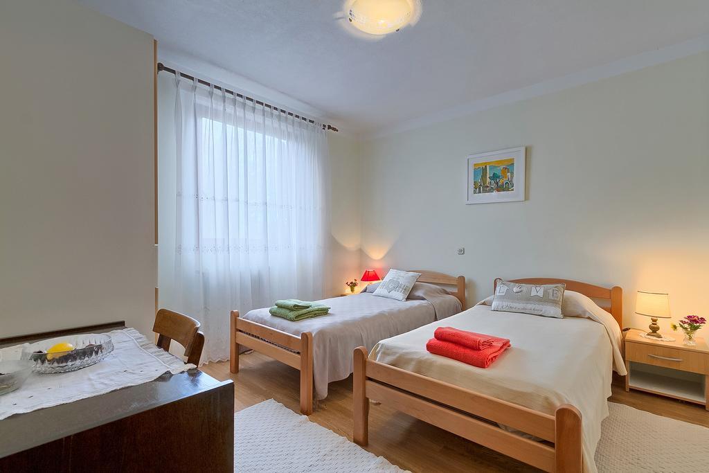 Apartments Valoda Nedeščina エクステリア 写真