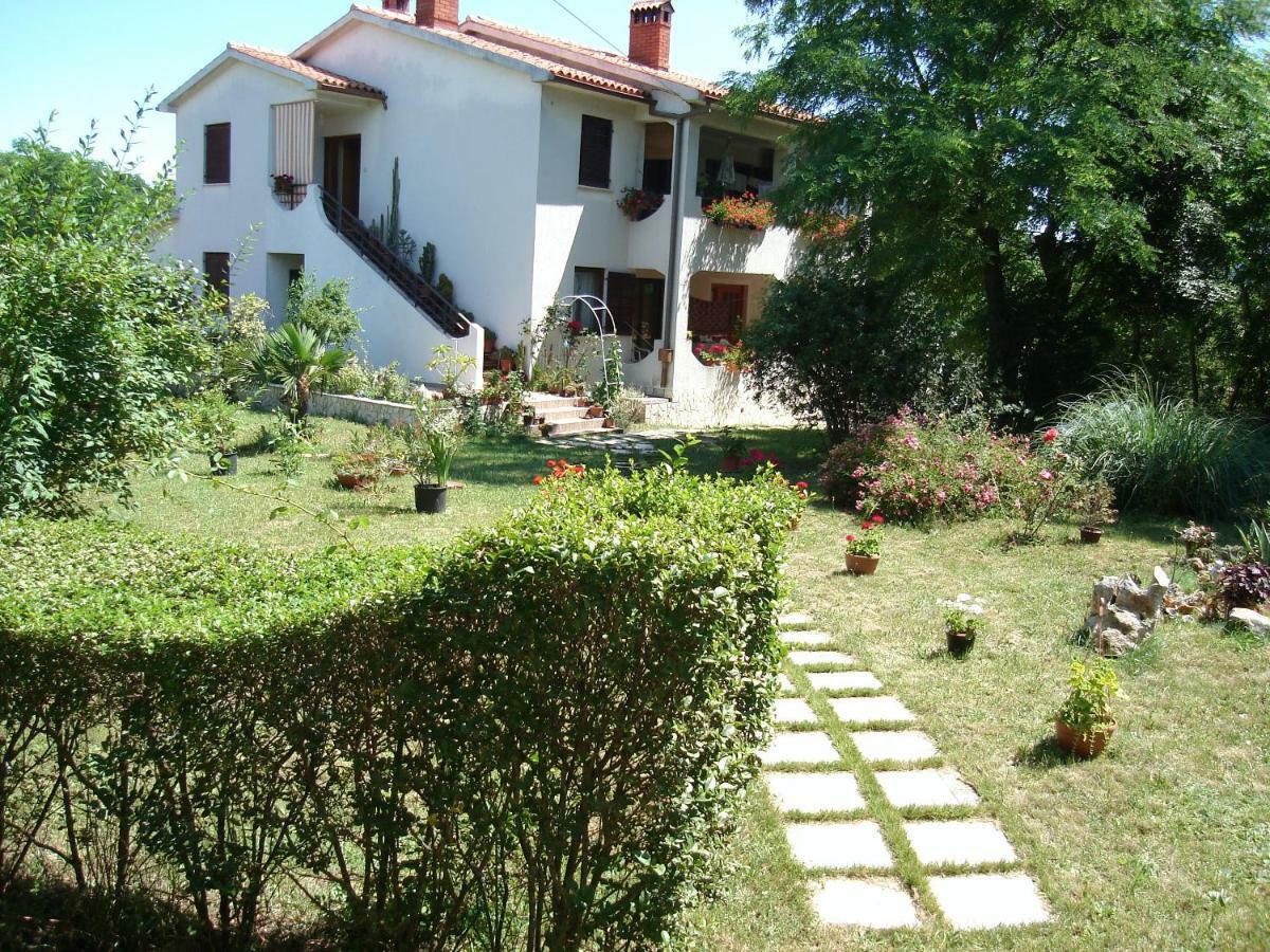 Apartments Valoda Nedeščina エクステリア 写真